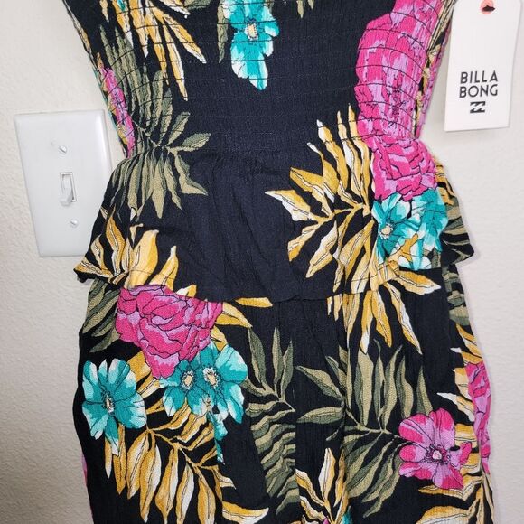 Billabong Nwt Poppy Dreams floral sleeveless romper Size Small - Picture 4 of 9